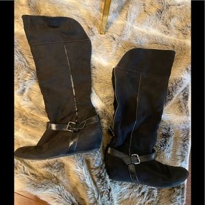 Black slouch boots
